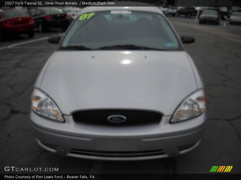 Silver Frost Metallic / Medium/Dark Flint 2007 Ford Taurus SE