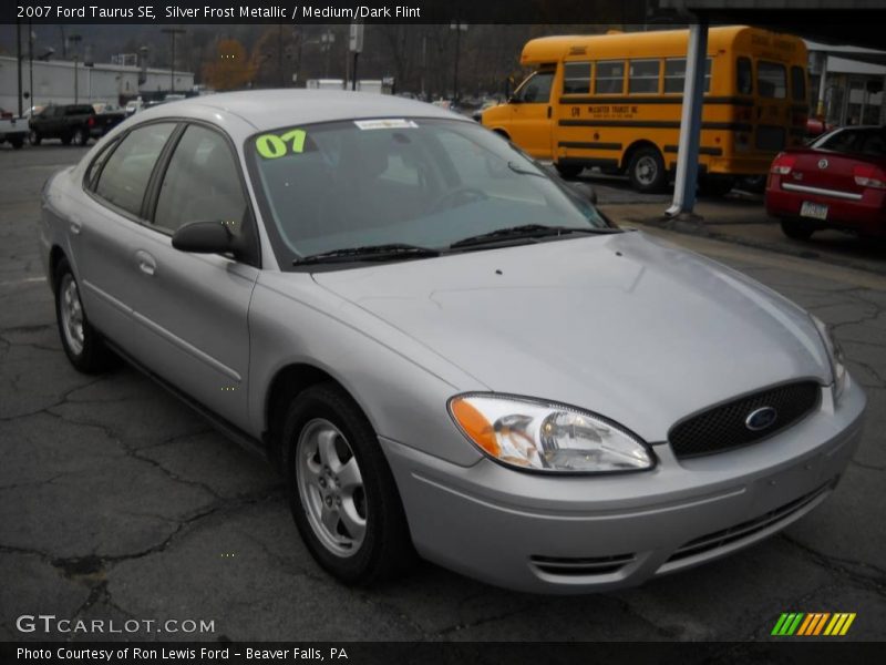 Silver Frost Metallic / Medium/Dark Flint 2007 Ford Taurus SE