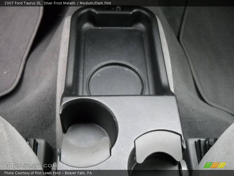 Silver Frost Metallic / Medium/Dark Flint 2007 Ford Taurus SE