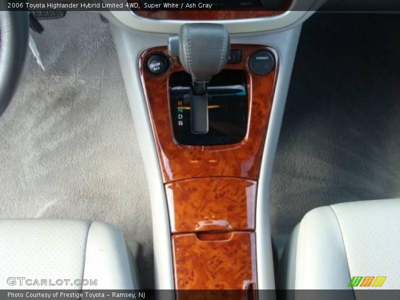 Super White / Ash Gray 2006 Toyota Highlander Hybrid Limited 4WD