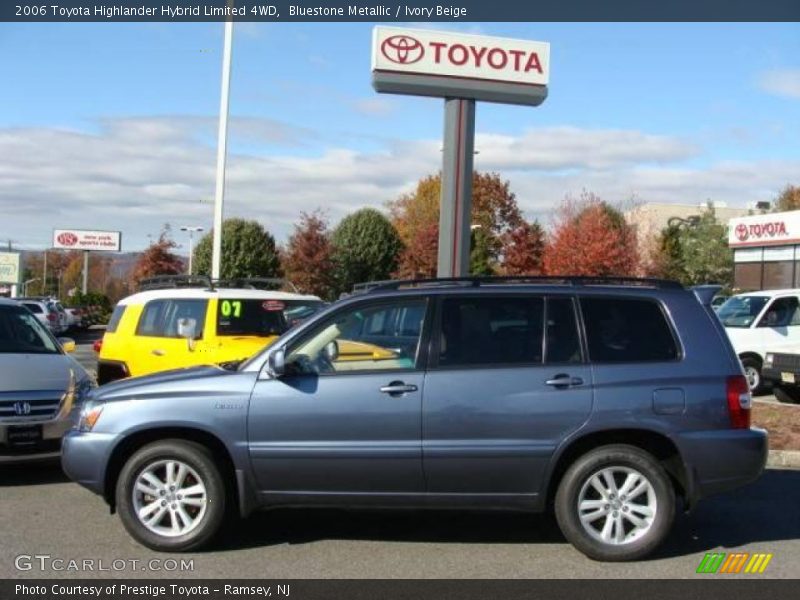 Bluestone Metallic / Ivory Beige 2006 Toyota Highlander Hybrid Limited 4WD