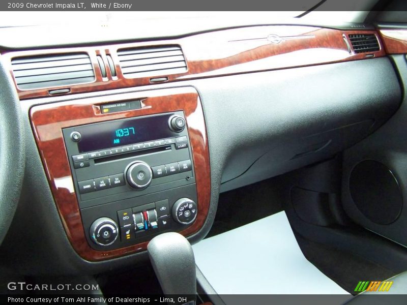 White / Ebony 2009 Chevrolet Impala LT