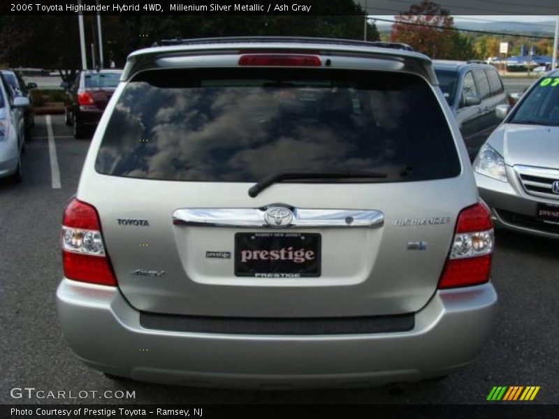 Millenium Silver Metallic / Ash Gray 2006 Toyota Highlander Hybrid 4WD