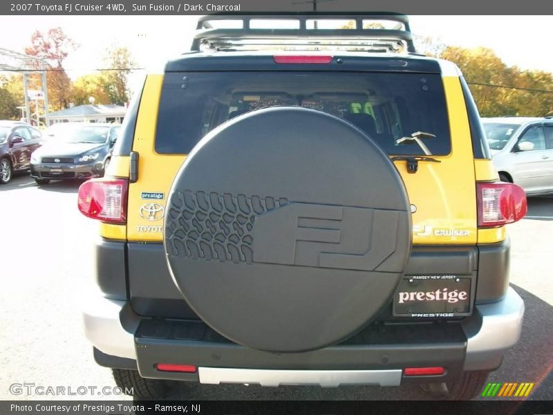 Sun Fusion / Dark Charcoal 2007 Toyota FJ Cruiser 4WD