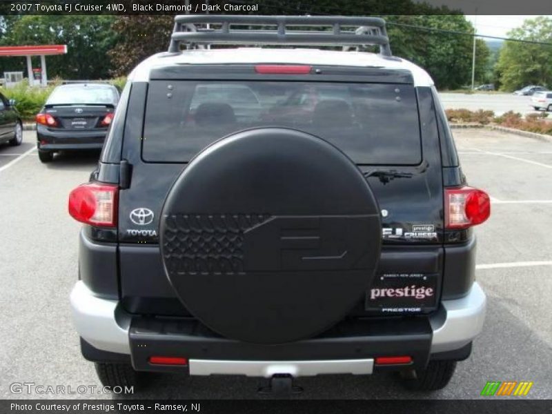 Black Diamond / Dark Charcoal 2007 Toyota FJ Cruiser 4WD