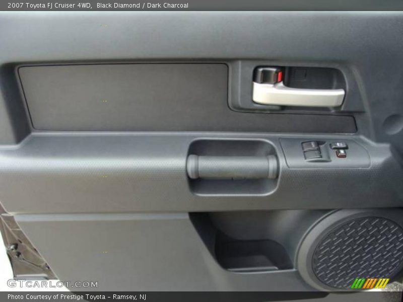 Black Diamond / Dark Charcoal 2007 Toyota FJ Cruiser 4WD