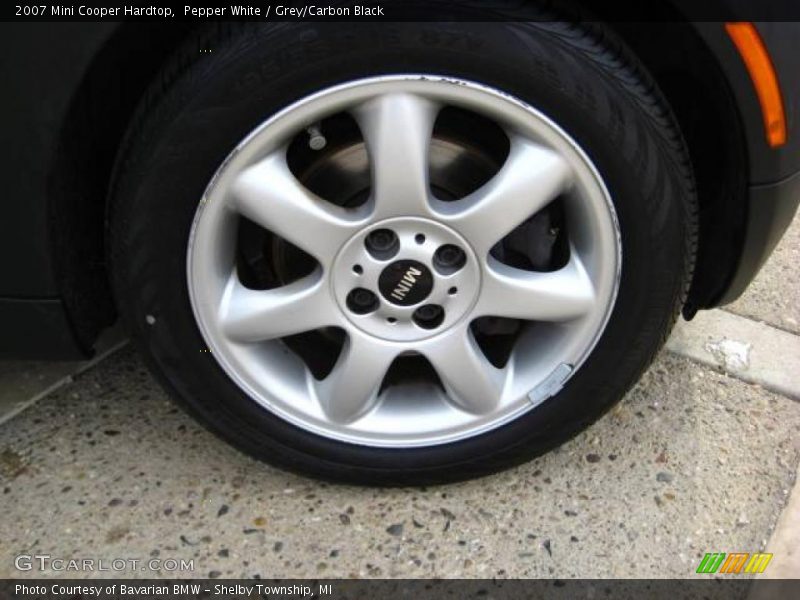 Pepper White / Grey/Carbon Black 2007 Mini Cooper Hardtop