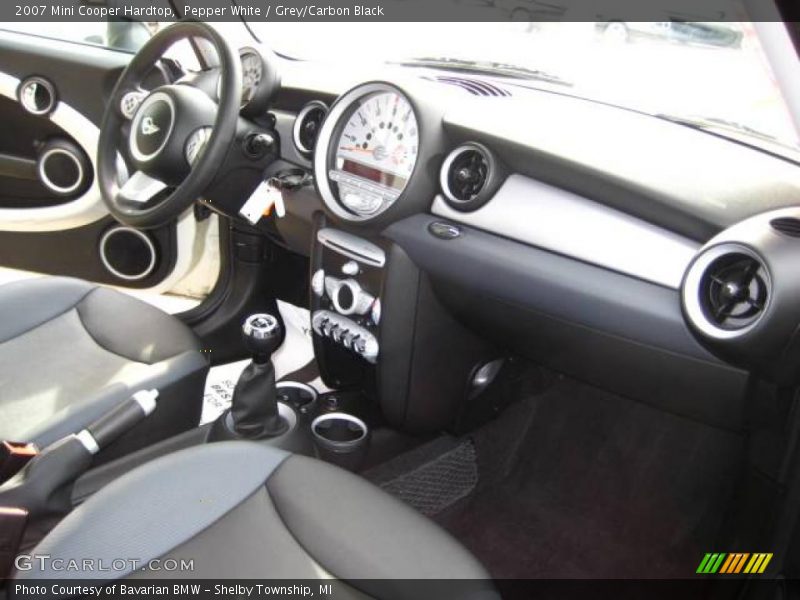 Pepper White / Grey/Carbon Black 2007 Mini Cooper Hardtop