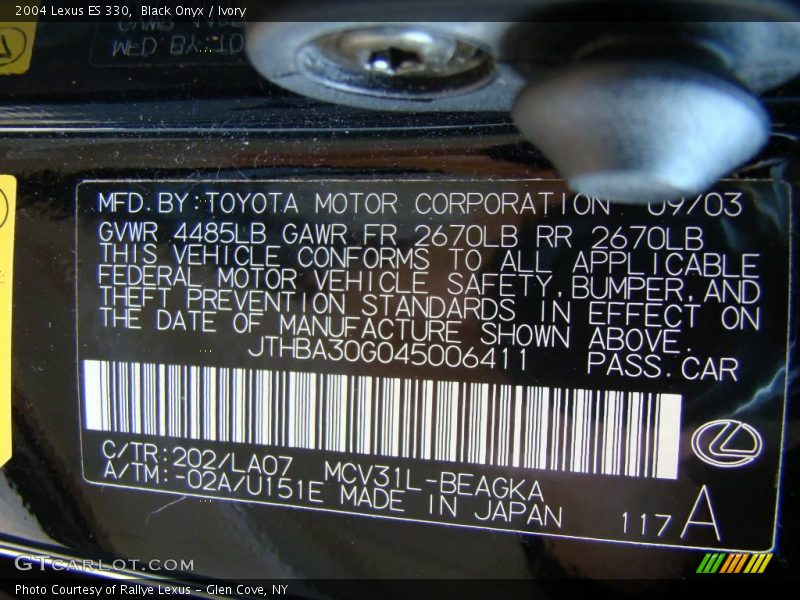Black Onyx / Ivory 2004 Lexus ES 330