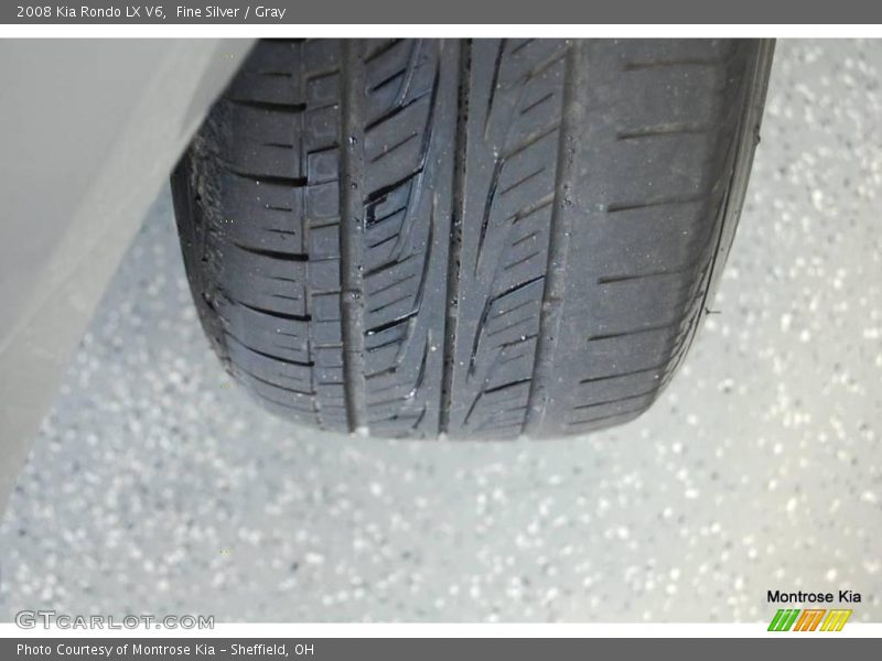 Fine Silver / Gray 2008 Kia Rondo LX V6
