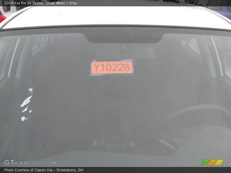 Clear White / Gray 2009 Kia Rio SX Sedan