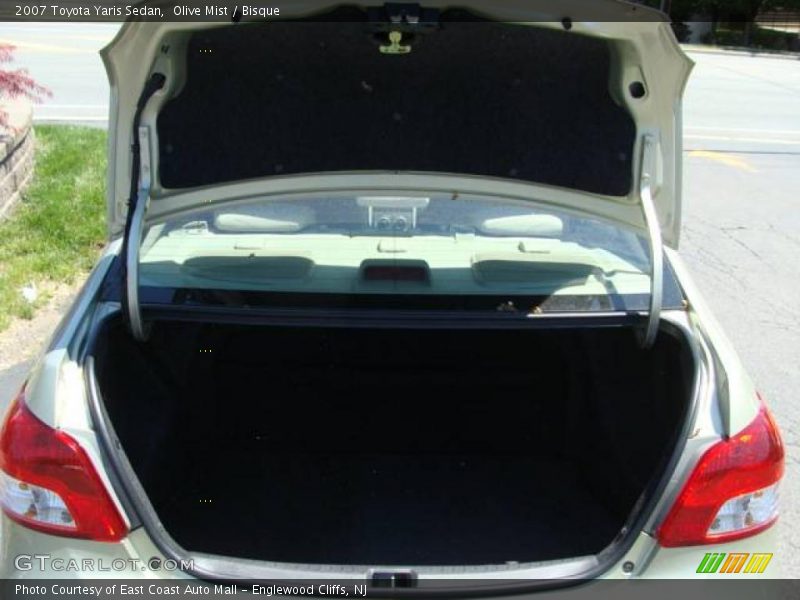 Olive Mist / Bisque 2007 Toyota Yaris Sedan