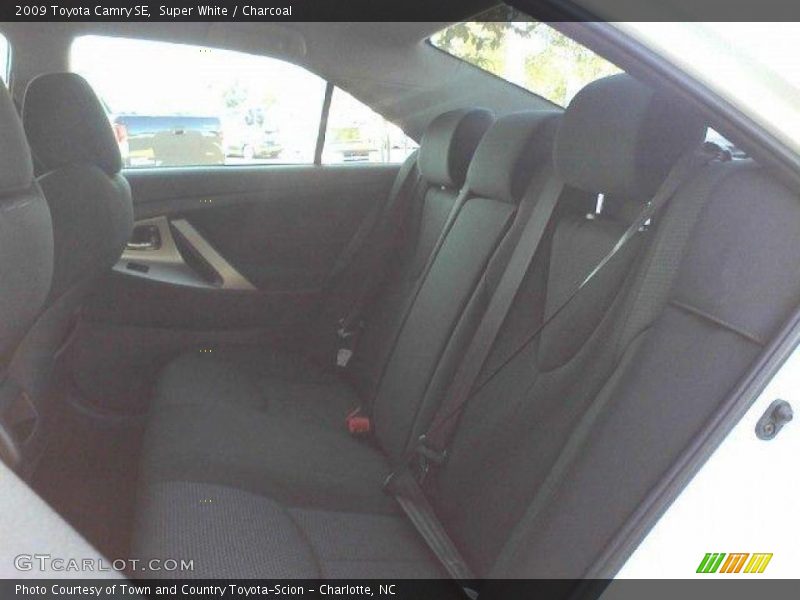 Super White / Charcoal 2009 Toyota Camry SE