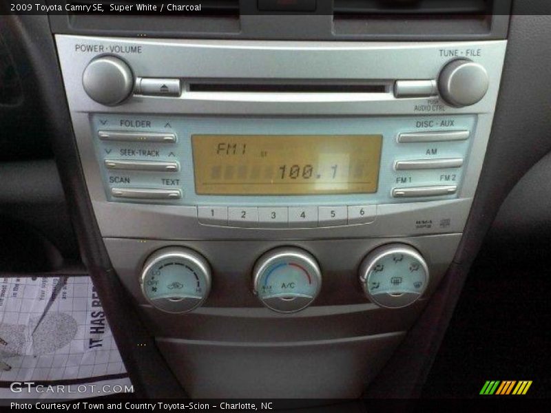 Super White / Charcoal 2009 Toyota Camry SE