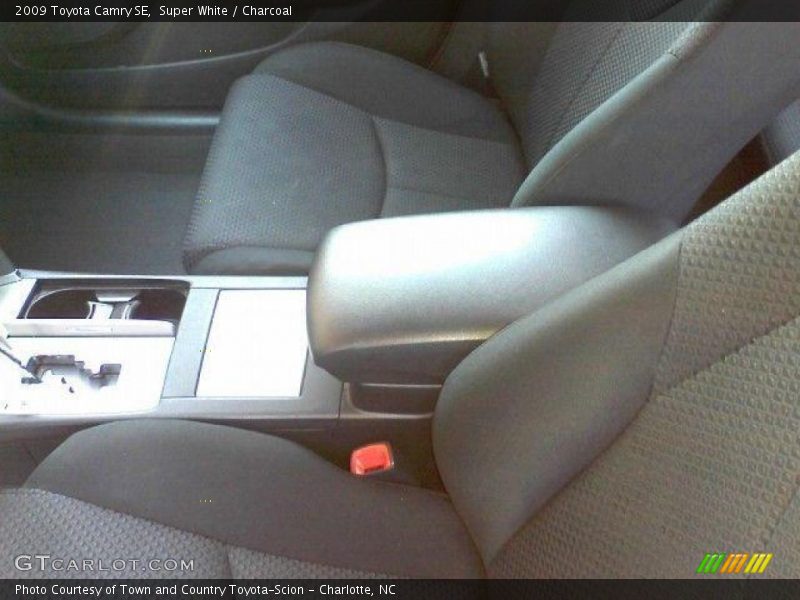Super White / Charcoal 2009 Toyota Camry SE