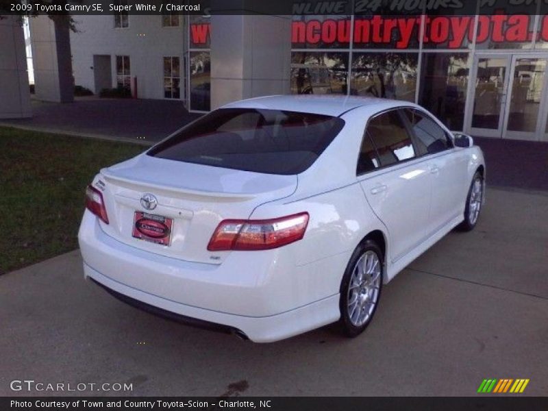 Super White / Charcoal 2009 Toyota Camry SE