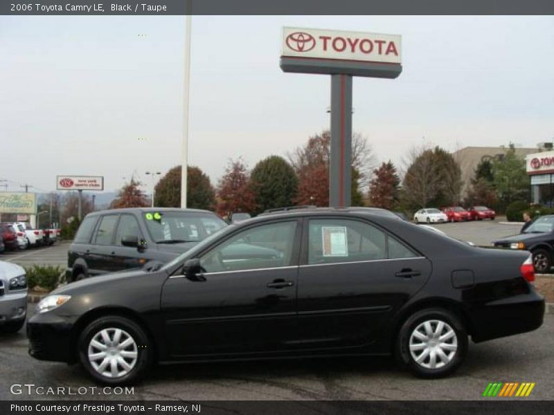 Black / Taupe 2006 Toyota Camry LE