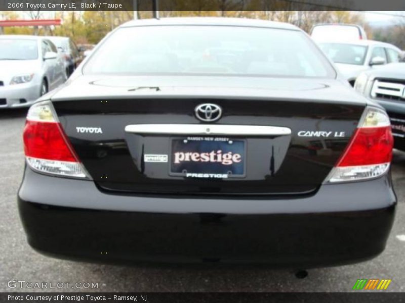 Black / Taupe 2006 Toyota Camry LE