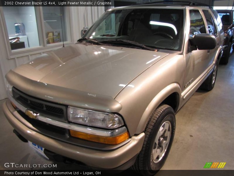 Light Pewter Metallic / Graphite 2002 Chevrolet Blazer LS 4x4