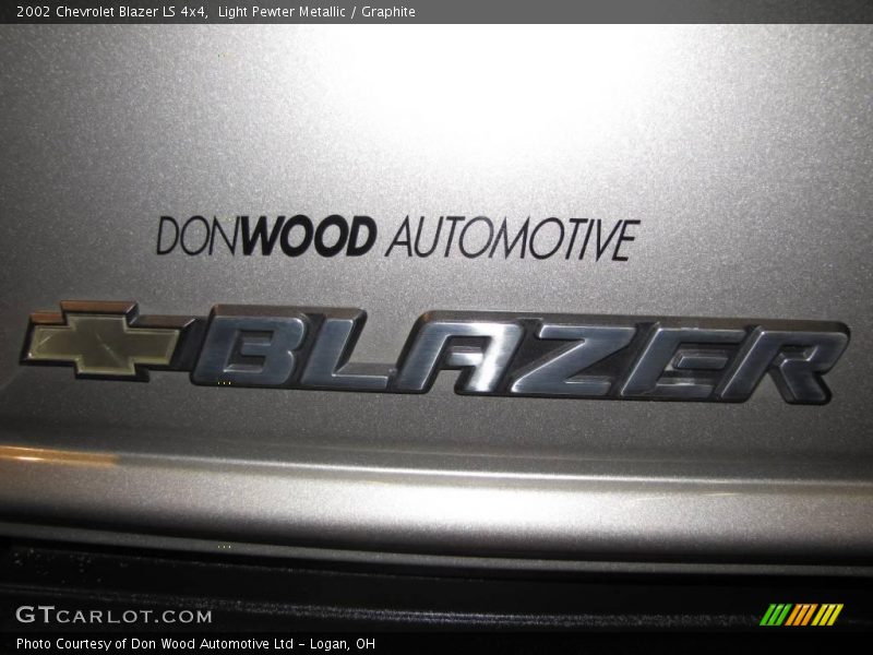 Light Pewter Metallic / Graphite 2002 Chevrolet Blazer LS 4x4