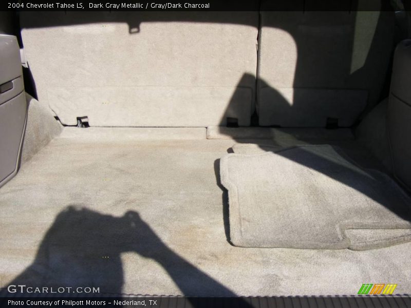 Dark Gray Metallic / Gray/Dark Charcoal 2004 Chevrolet Tahoe LS