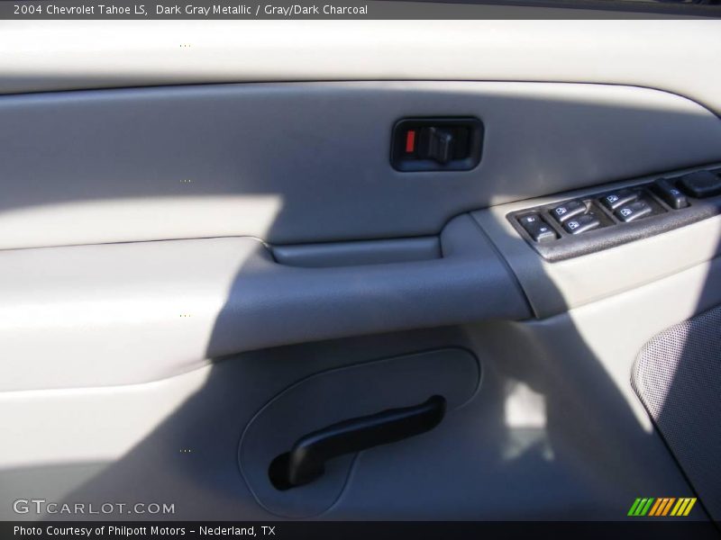 Dark Gray Metallic / Gray/Dark Charcoal 2004 Chevrolet Tahoe LS