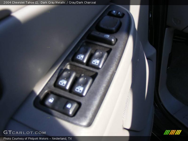 Dark Gray Metallic / Gray/Dark Charcoal 2004 Chevrolet Tahoe LS