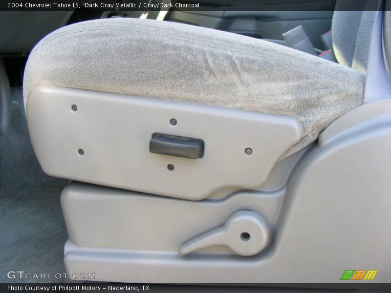Dark Gray Metallic / Gray/Dark Charcoal 2004 Chevrolet Tahoe LS