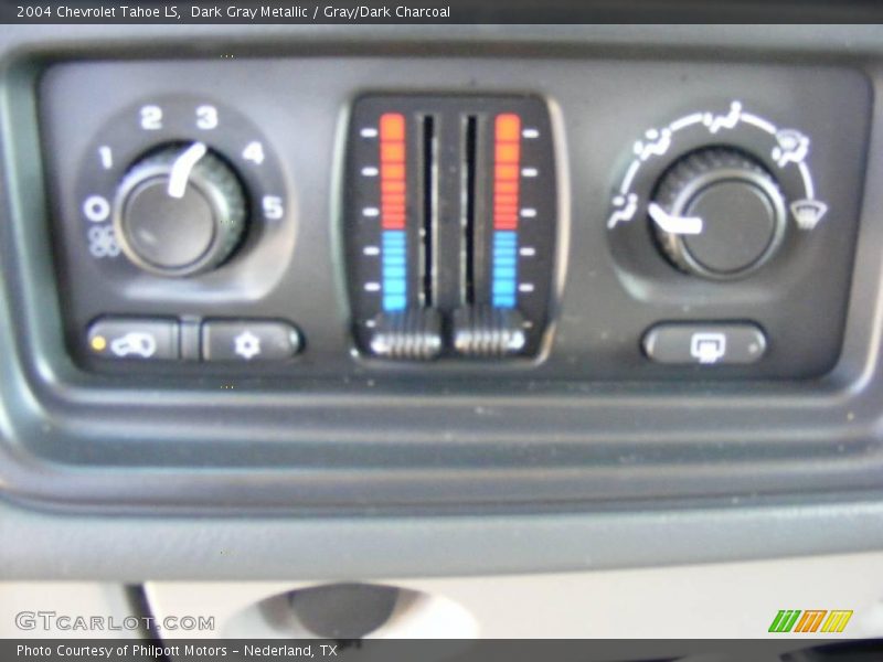 Dark Gray Metallic / Gray/Dark Charcoal 2004 Chevrolet Tahoe LS