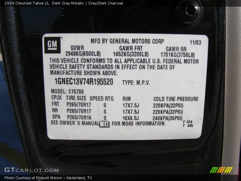 Dark Gray Metallic / Gray/Dark Charcoal 2004 Chevrolet Tahoe LS