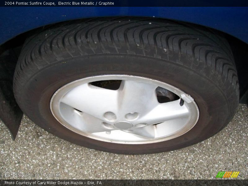 Electric Blue Metallic / Graphite 2004 Pontiac Sunfire Coupe
