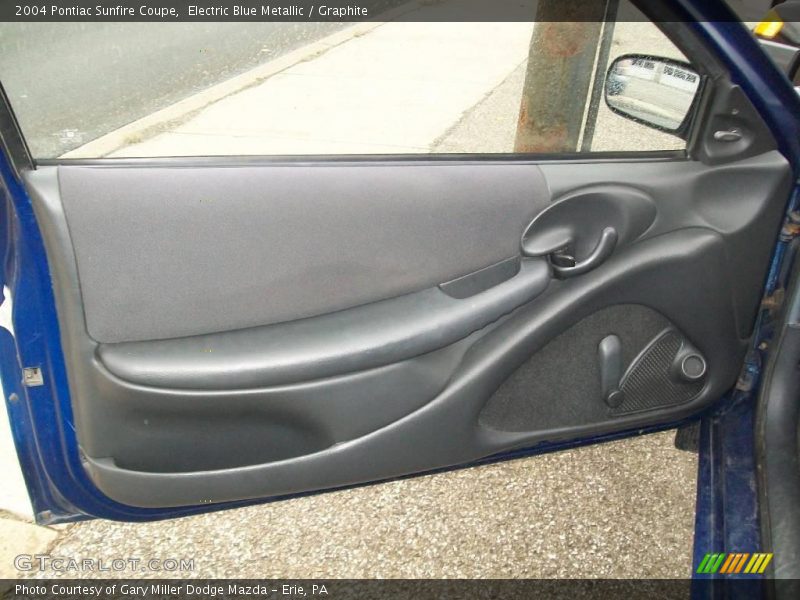 Electric Blue Metallic / Graphite 2004 Pontiac Sunfire Coupe