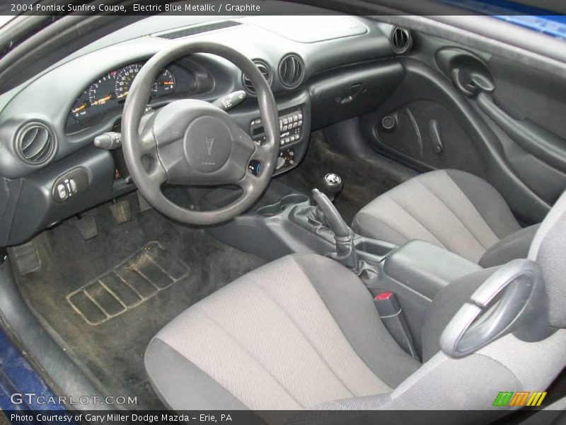 Electric Blue Metallic / Graphite 2004 Pontiac Sunfire Coupe