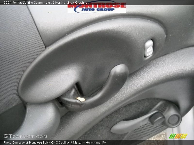 Ultra Silver Metallic / Graphite 2004 Pontiac Sunfire Coupe