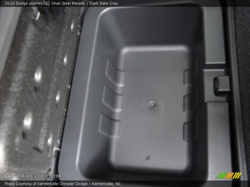 Silver Steel Metallic / Dark Slate Gray 2010 Dodge Journey SE