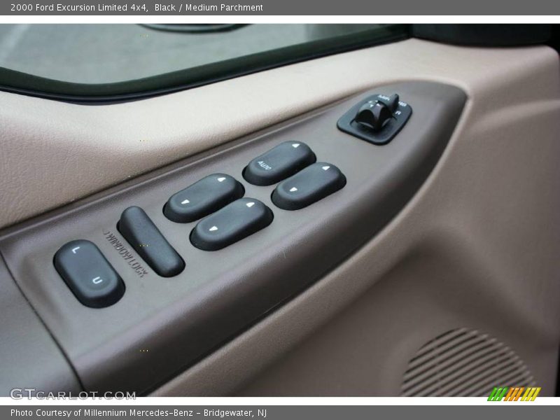 Black / Medium Parchment 2000 Ford Excursion Limited 4x4