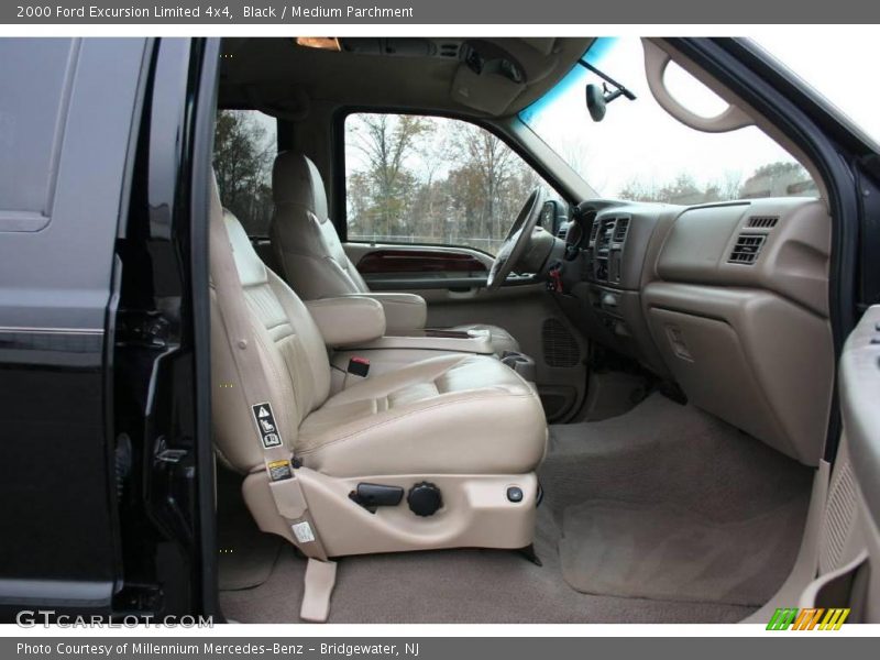 Black / Medium Parchment 2000 Ford Excursion Limited 4x4
