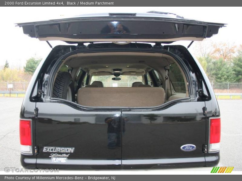 Black / Medium Parchment 2000 Ford Excursion Limited 4x4