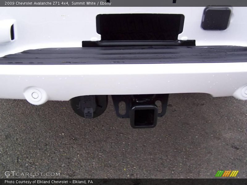 Summit White / Ebony 2009 Chevrolet Avalanche Z71 4x4