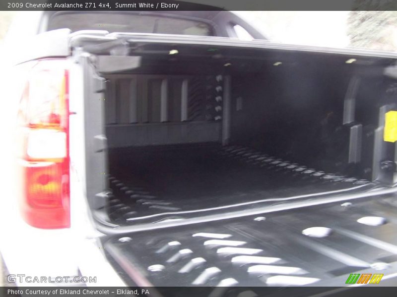 Summit White / Ebony 2009 Chevrolet Avalanche Z71 4x4