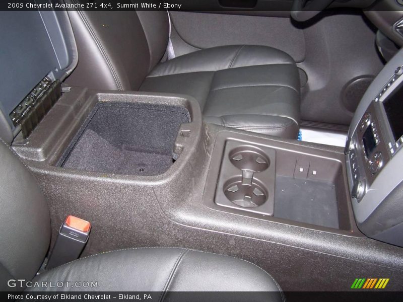 Summit White / Ebony 2009 Chevrolet Avalanche Z71 4x4