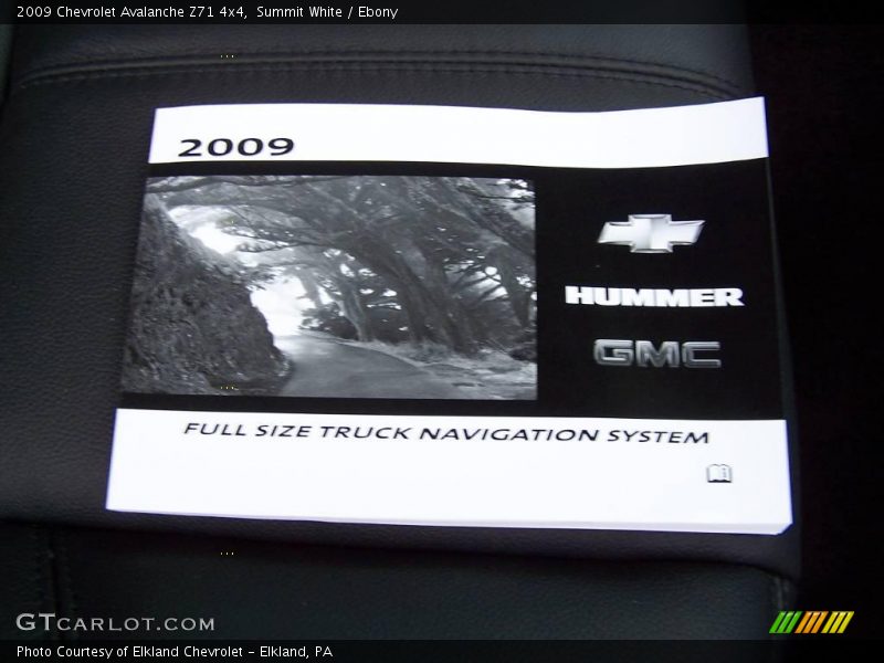 Summit White / Ebony 2009 Chevrolet Avalanche Z71 4x4