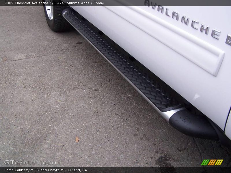 Summit White / Ebony 2009 Chevrolet Avalanche Z71 4x4