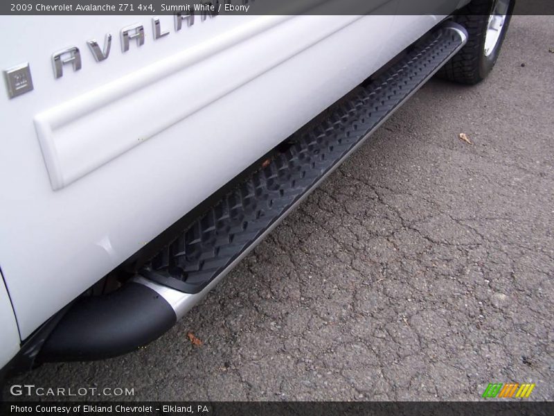 Summit White / Ebony 2009 Chevrolet Avalanche Z71 4x4