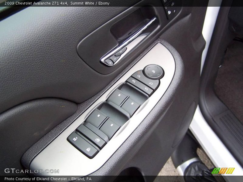 Summit White / Ebony 2009 Chevrolet Avalanche Z71 4x4