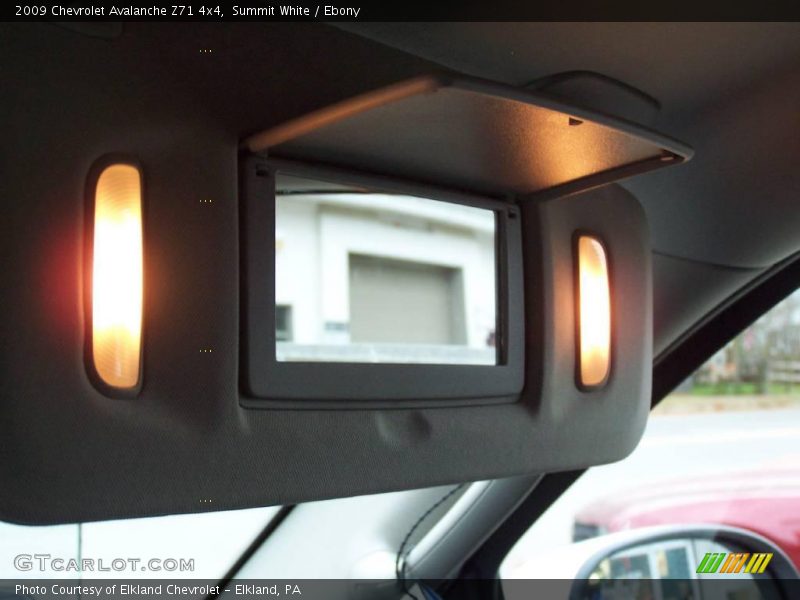 Summit White / Ebony 2009 Chevrolet Avalanche Z71 4x4