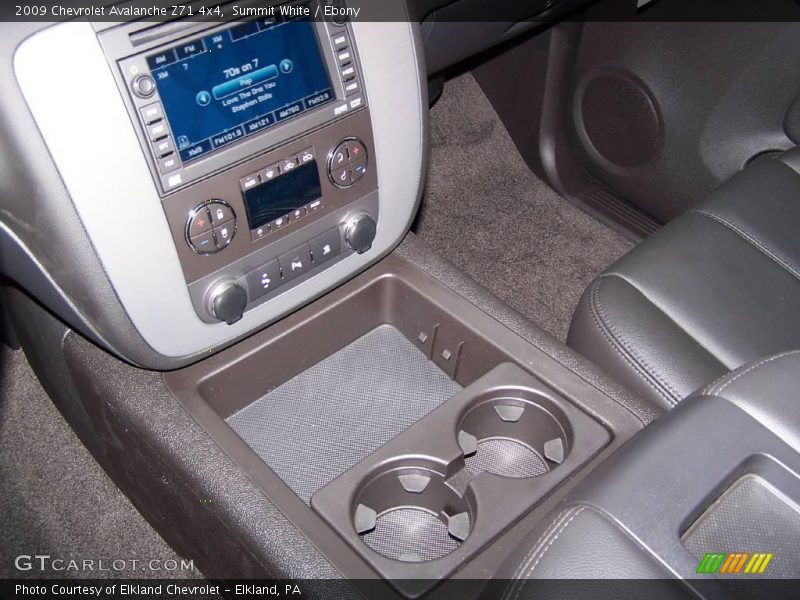 Summit White / Ebony 2009 Chevrolet Avalanche Z71 4x4