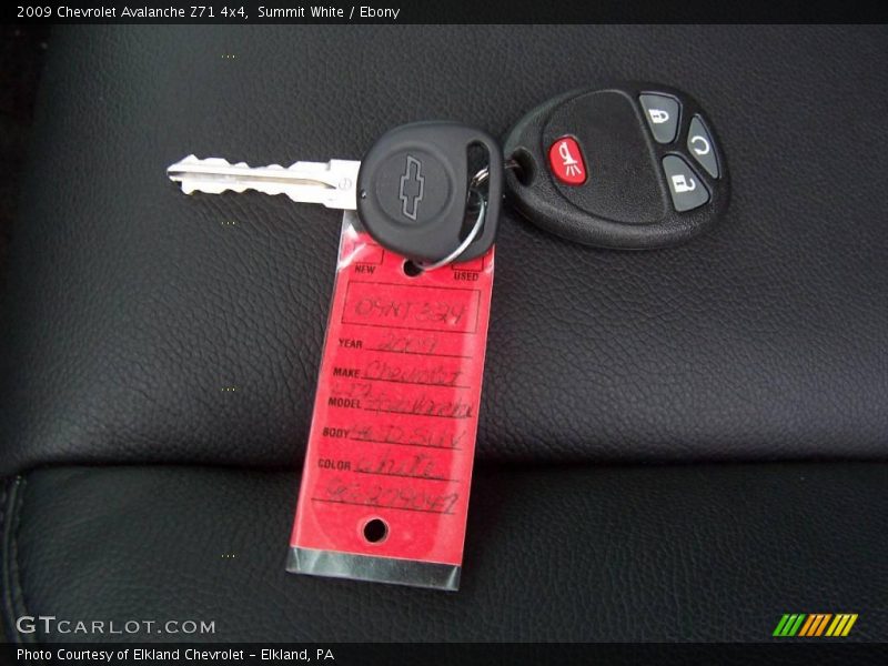 Summit White / Ebony 2009 Chevrolet Avalanche Z71 4x4