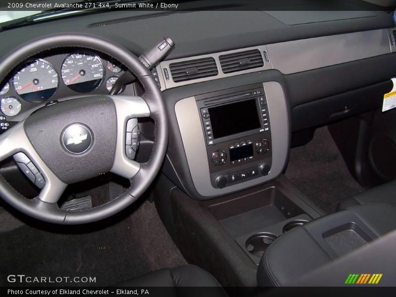 Summit White / Ebony 2009 Chevrolet Avalanche Z71 4x4