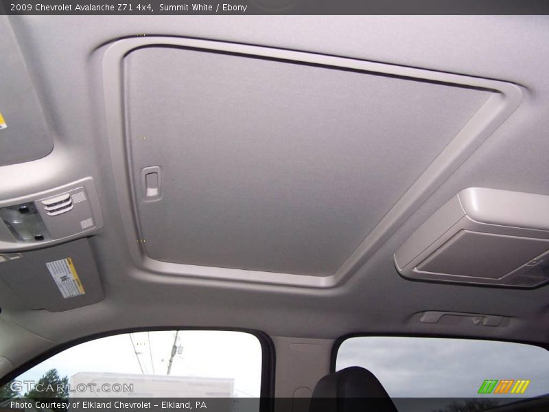 Summit White / Ebony 2009 Chevrolet Avalanche Z71 4x4